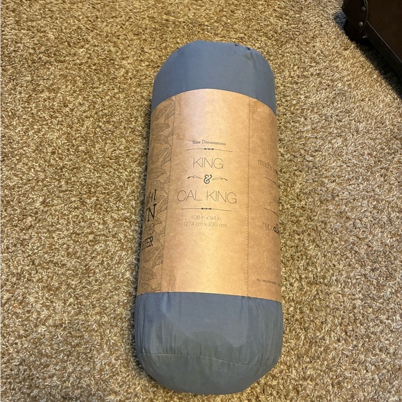 Ienjoy All Season Down Alternative Comforter - Picture 2 of 5